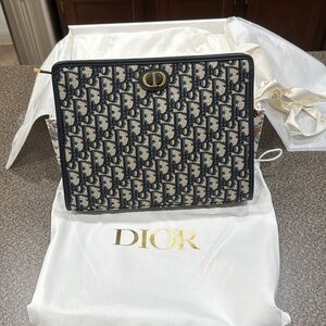 Dior 30 Montaigne Dea Pouch